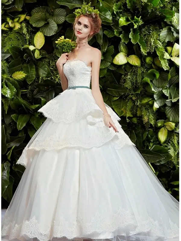 Abito da Sposa Principesco in pizzo con scollo dritto e gonna a balze