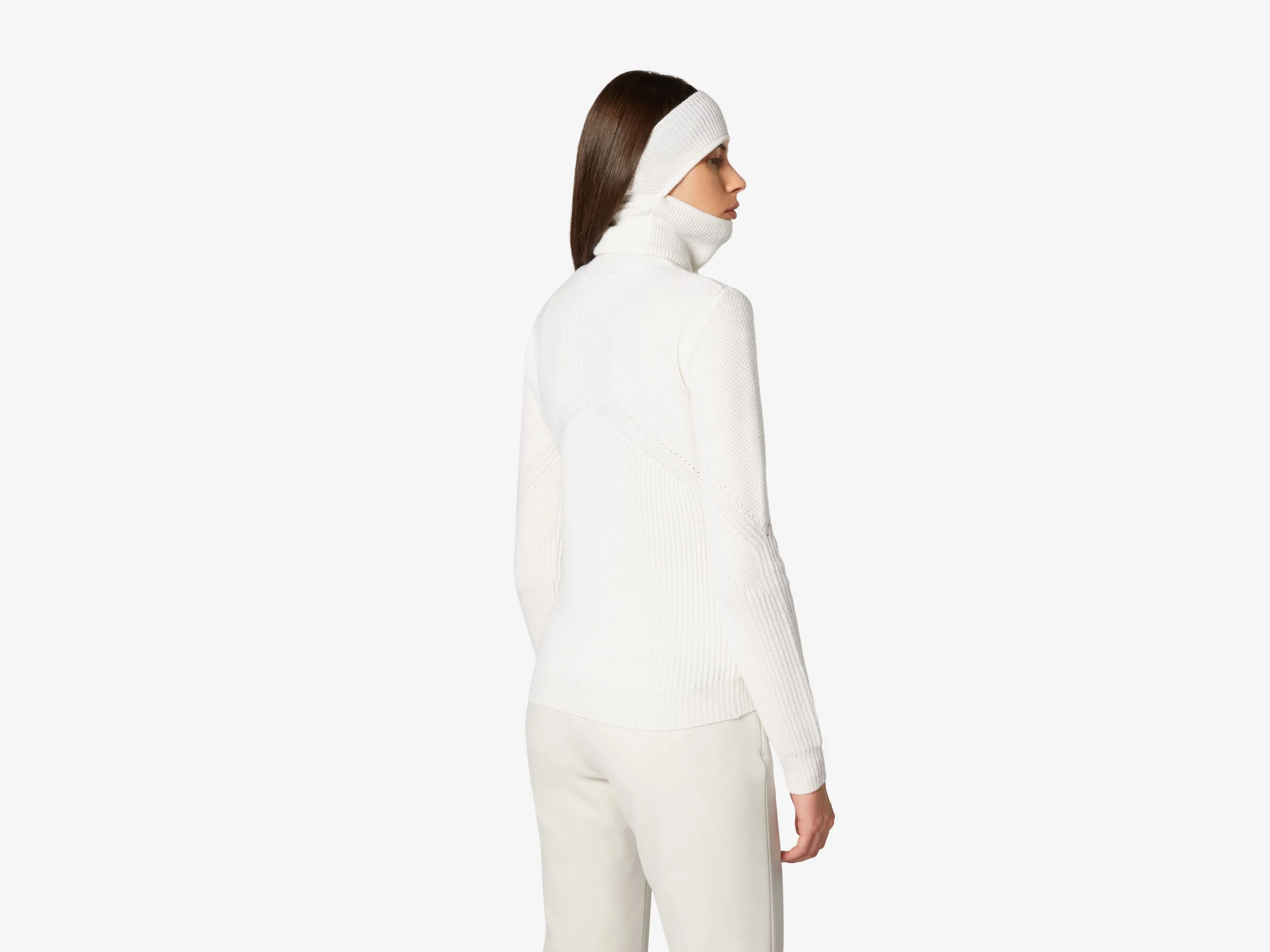 Avery Turtleneck