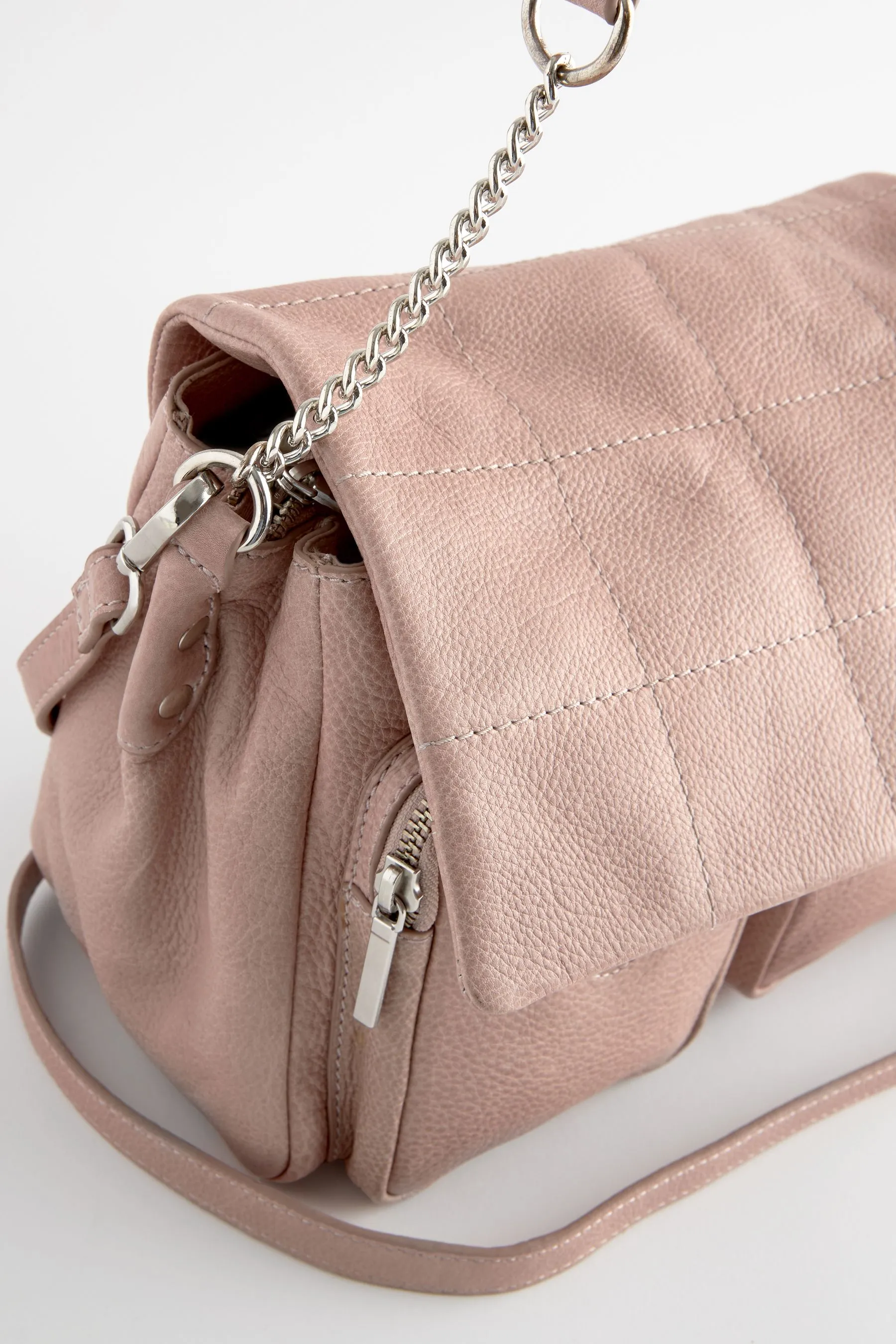 Borsa a tracolla in pelle trapuntata con catena    