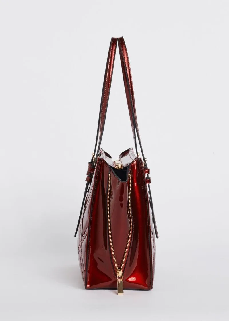 Borsa in vernice matelassé