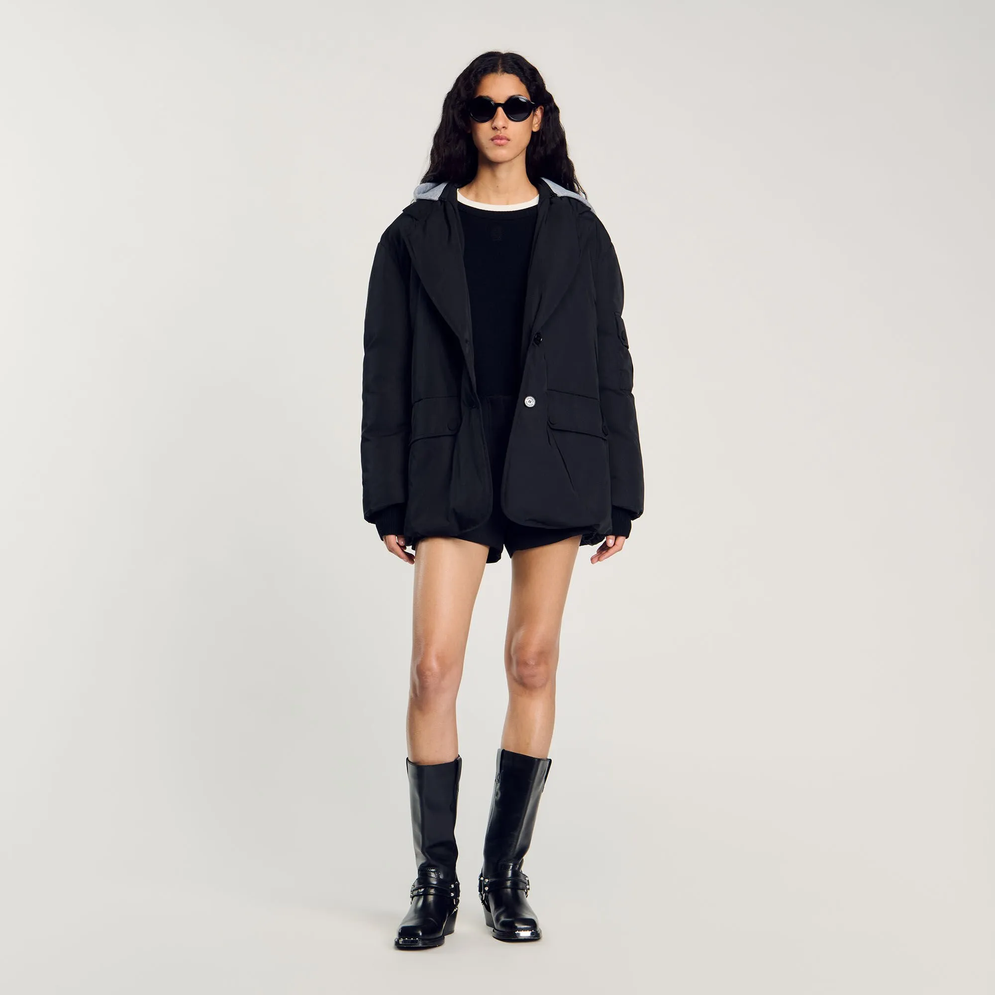 Cappotto con cappuccio a contrasto