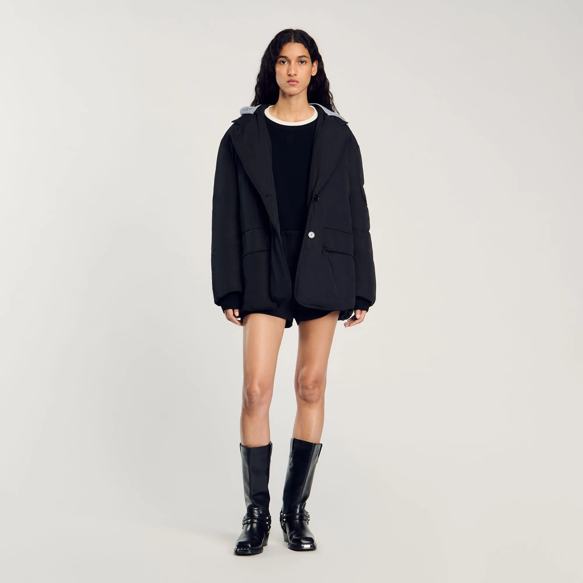 Cappotto con cappuccio a contrasto