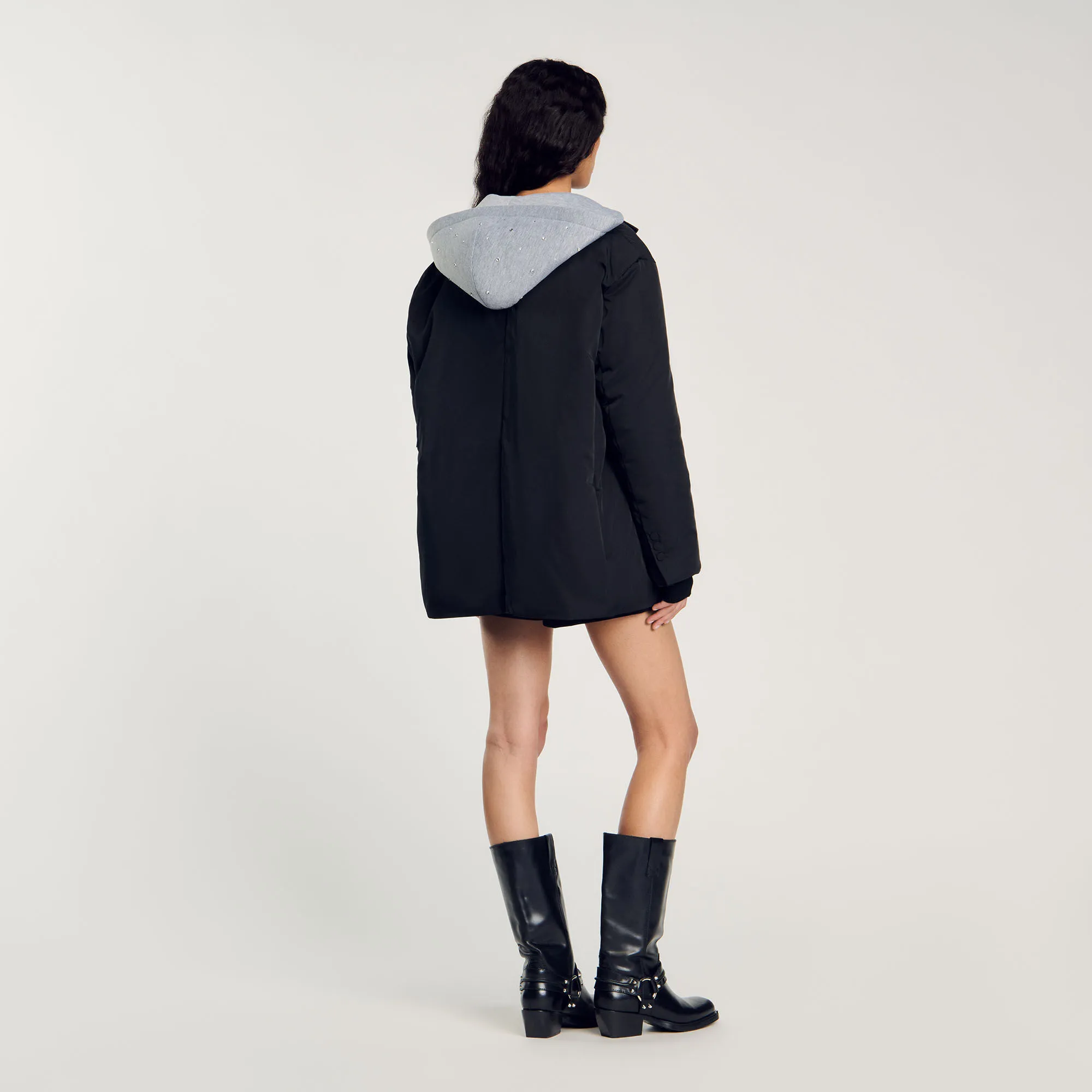 Cappotto con cappuccio a contrasto