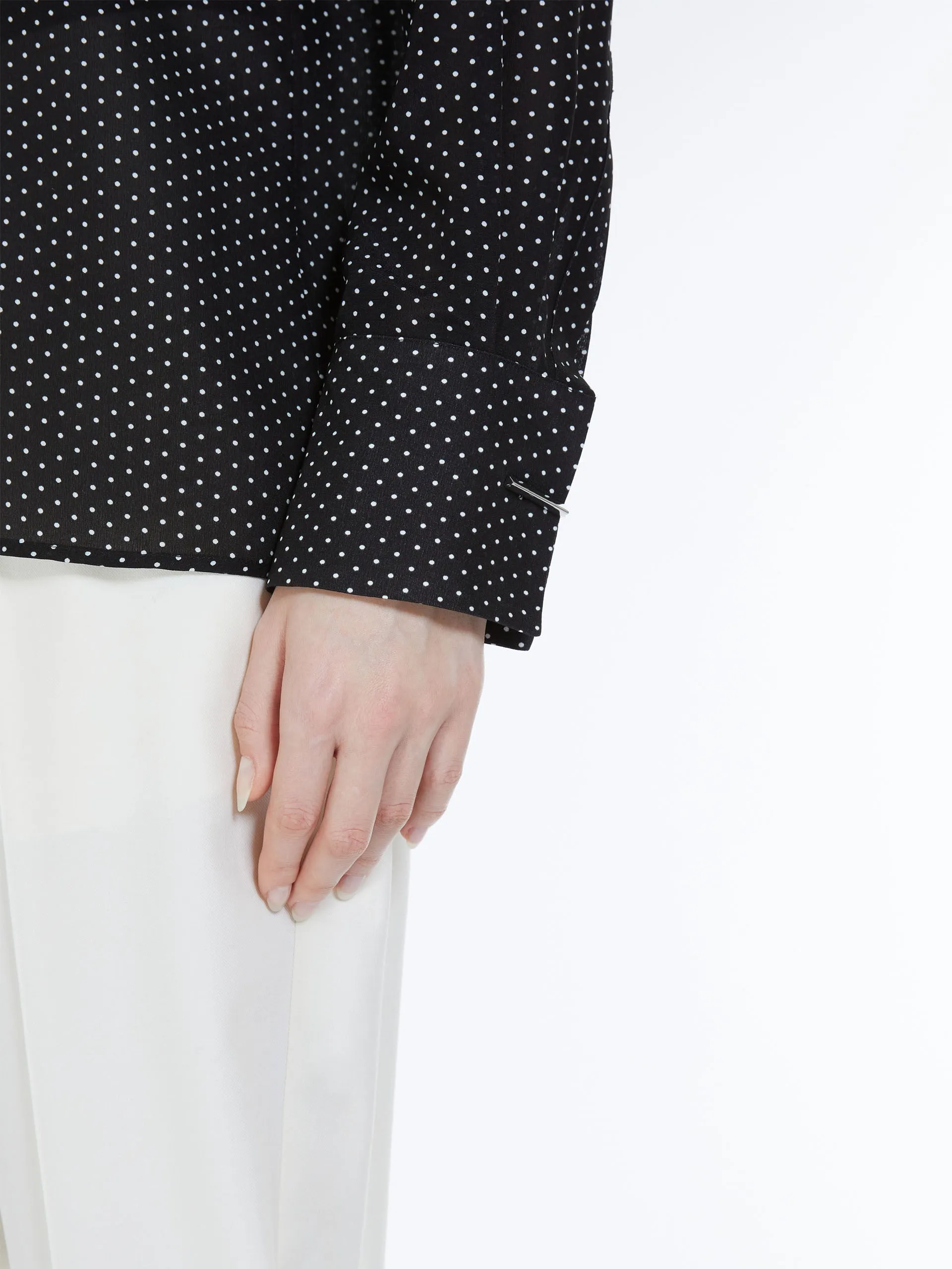 Crepe Shirt with Pattern / Black