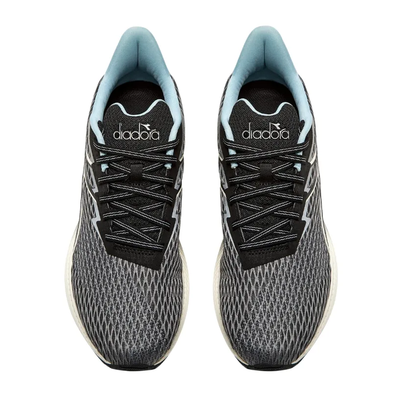 Diadora Strada