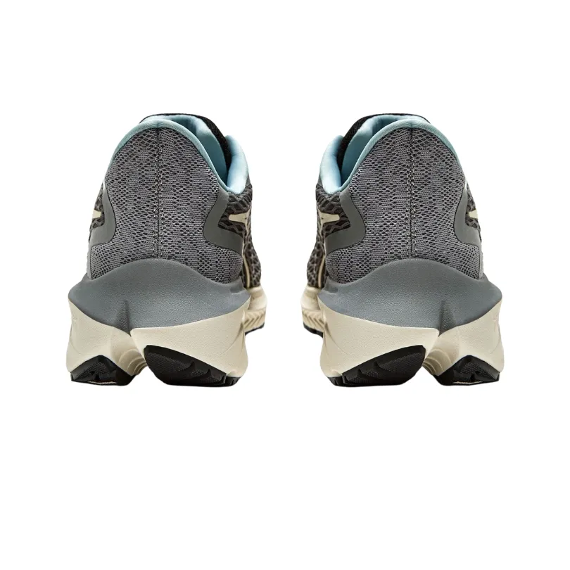 Diadora Strada