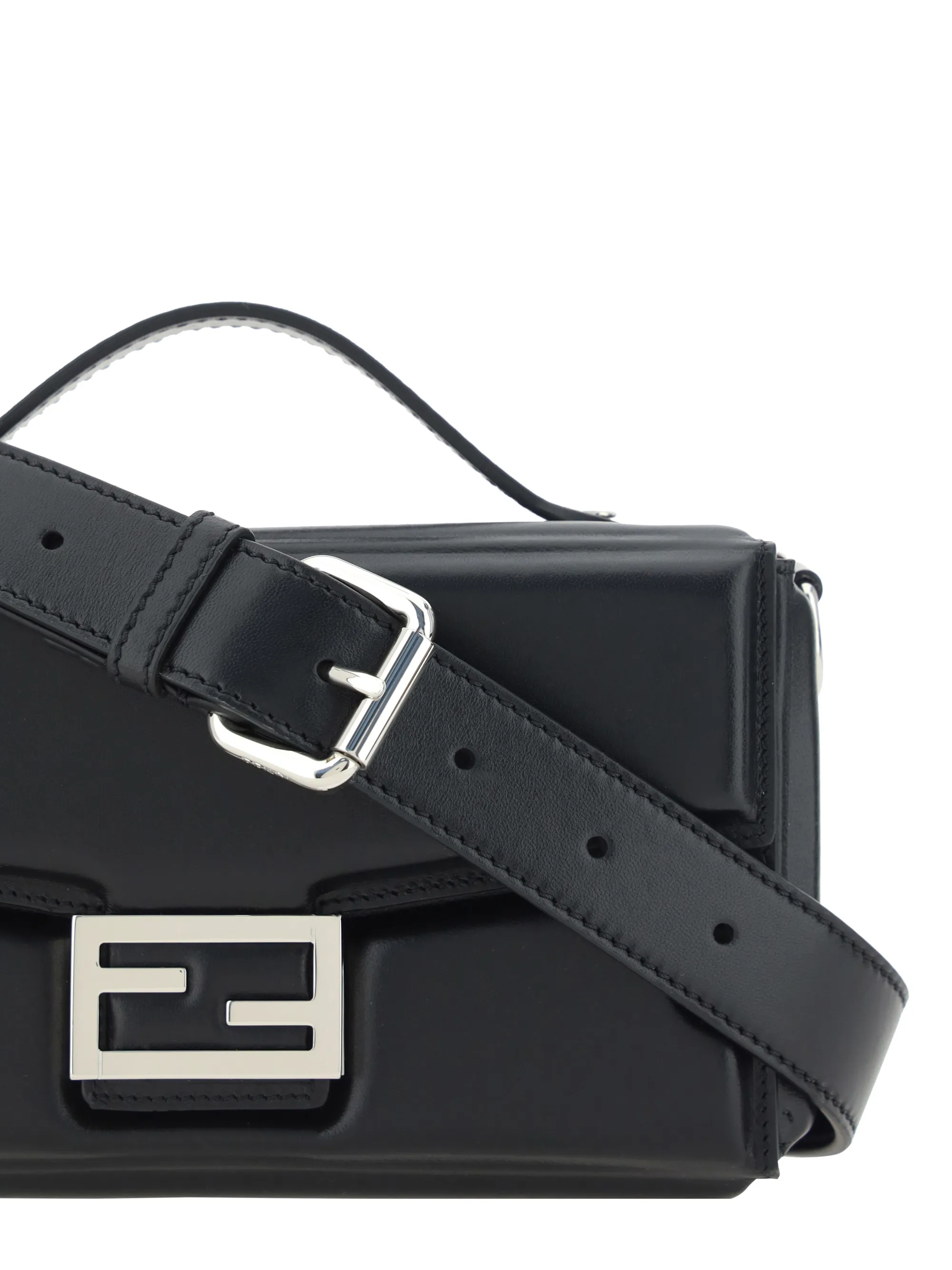     FENDI      Borsa a Mano Baguette Soft Trunk