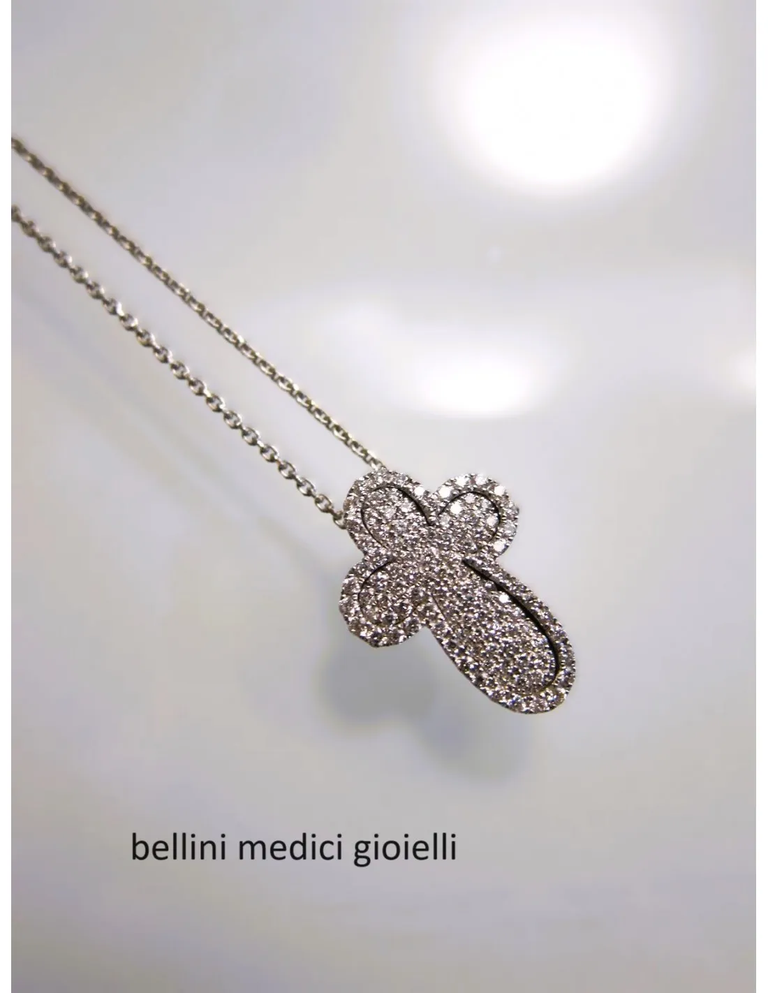 Girocollo con  croce in brillanti di Giorgio Visconti