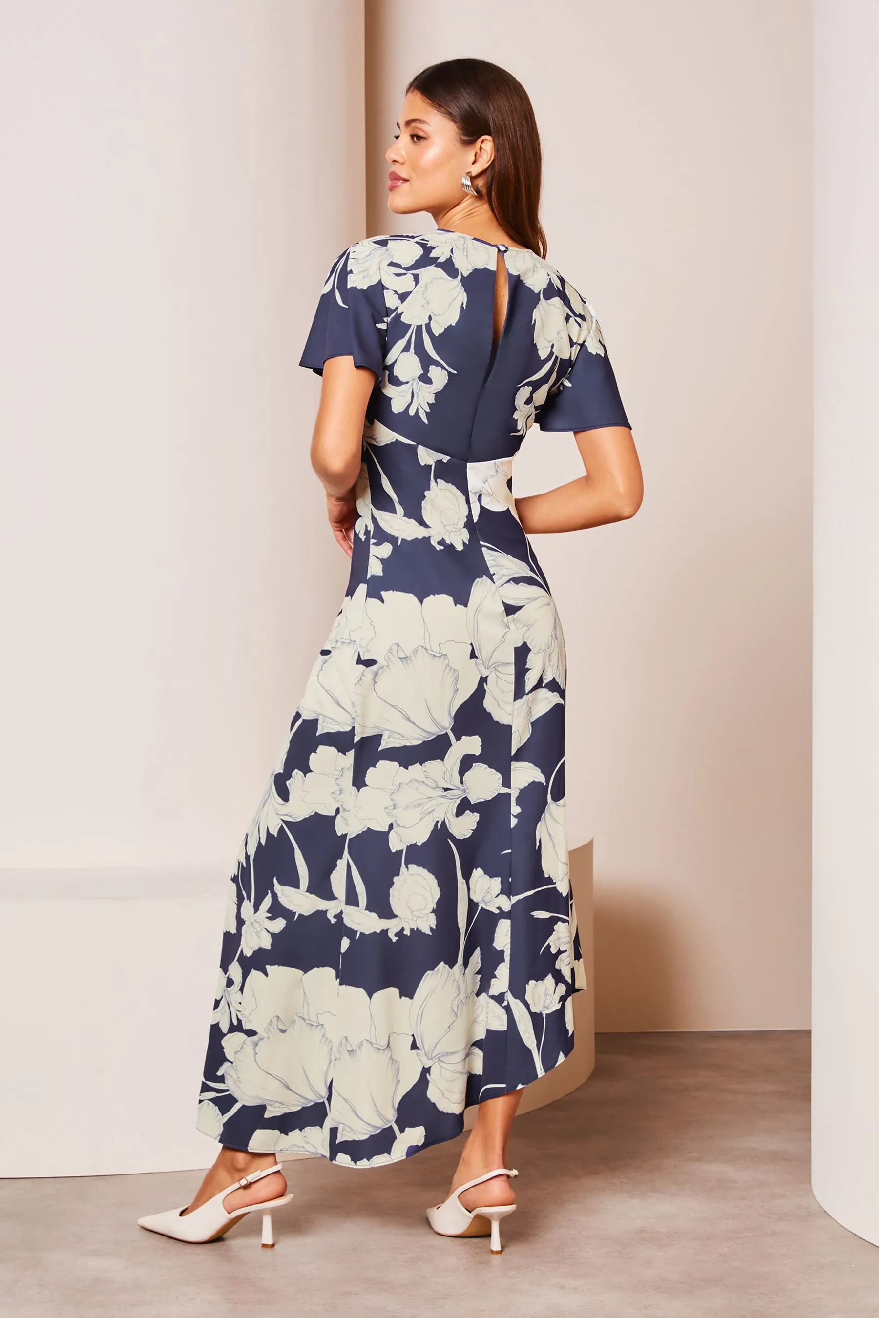 Lipsy - Abito midi asimmetrico con arricciature sul davanti e cut-out