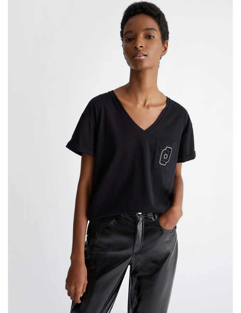 MA4323 N9389 T SHIRT DONNA LIU JO CON TASCHINO SCOLLO V MANICHE CORTE LOGO WOMAN