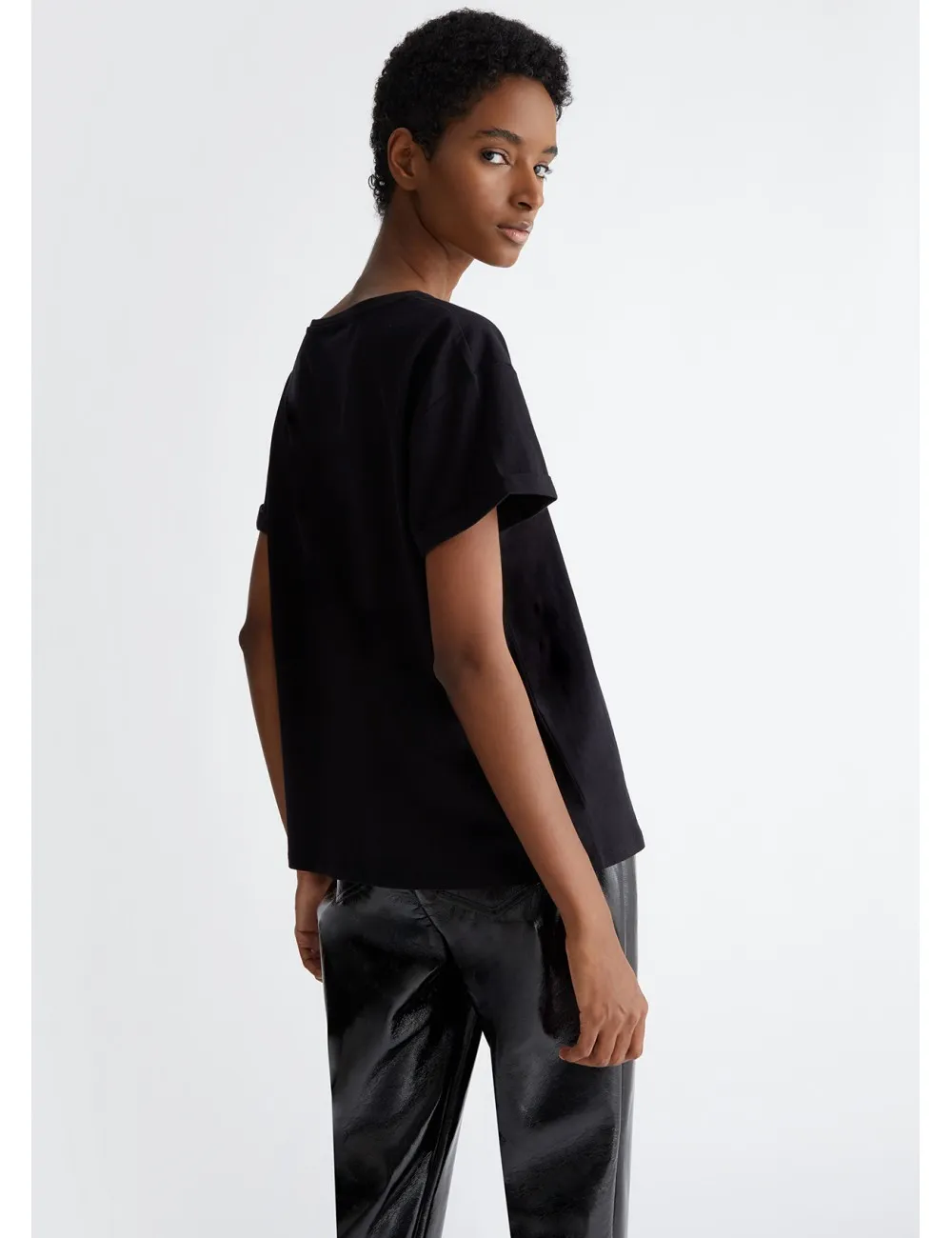 MA4323 N9389 T SHIRT DONNA LIU JO CON TASCHINO SCOLLO V MANICHE CORTE LOGO WOMAN