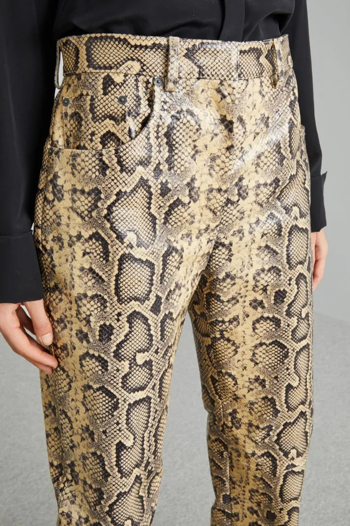 Pantalone in pelle stampa pitone