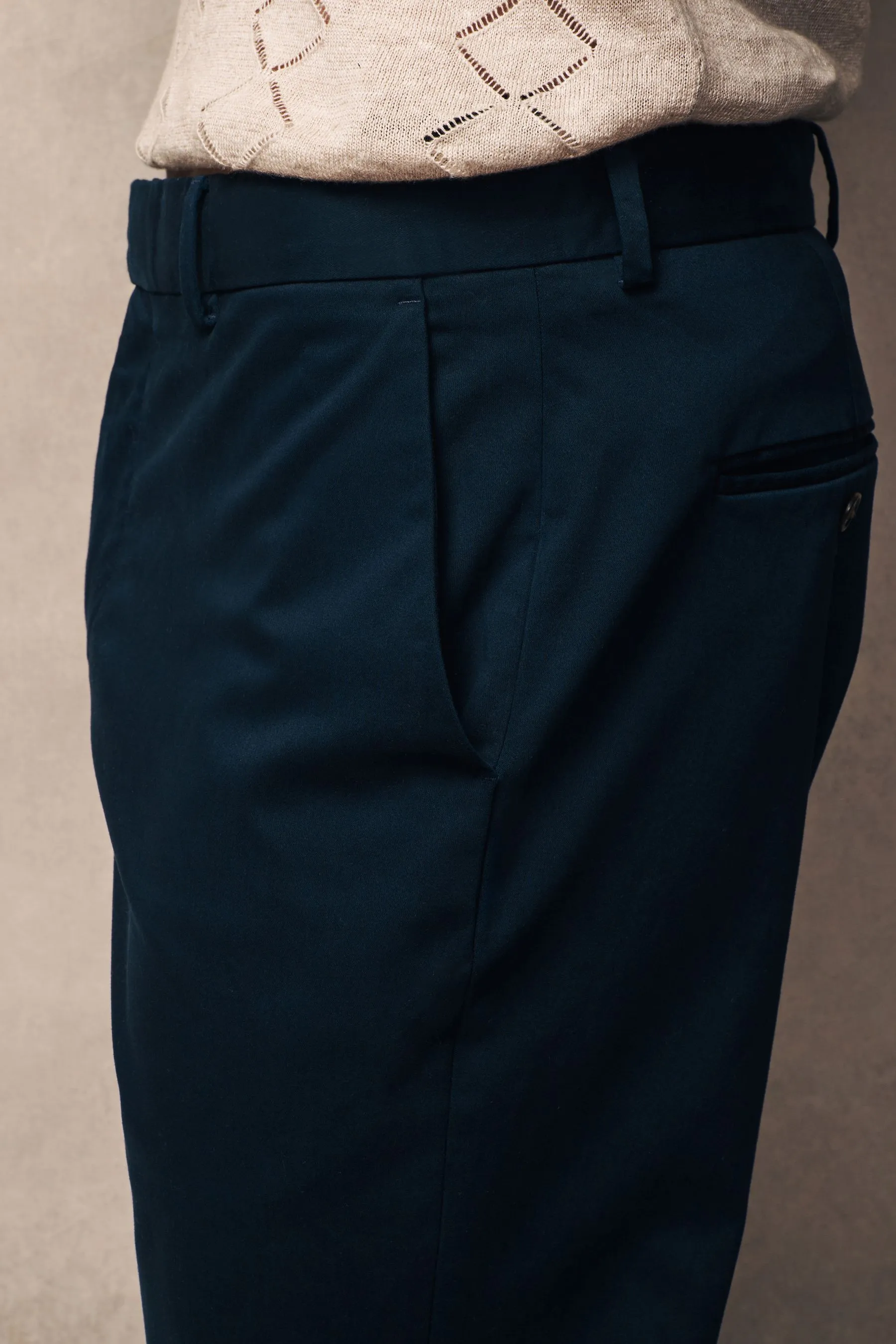 Pantaloni chino elasticizzati in rasatello Pantaloni
