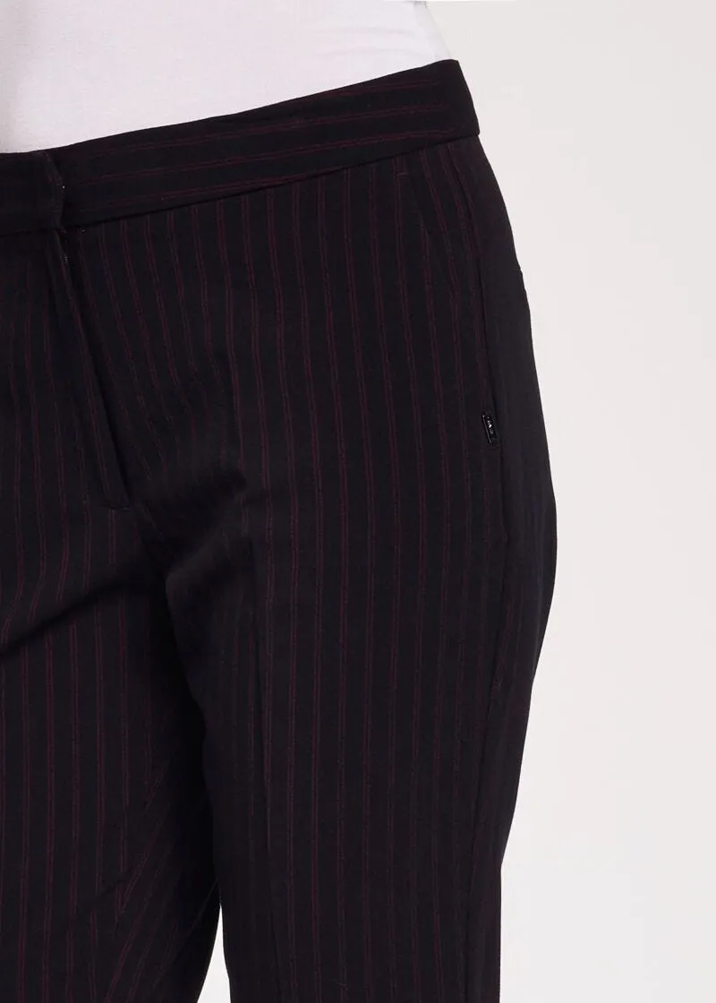 Pantaloni gessati a sigaretta