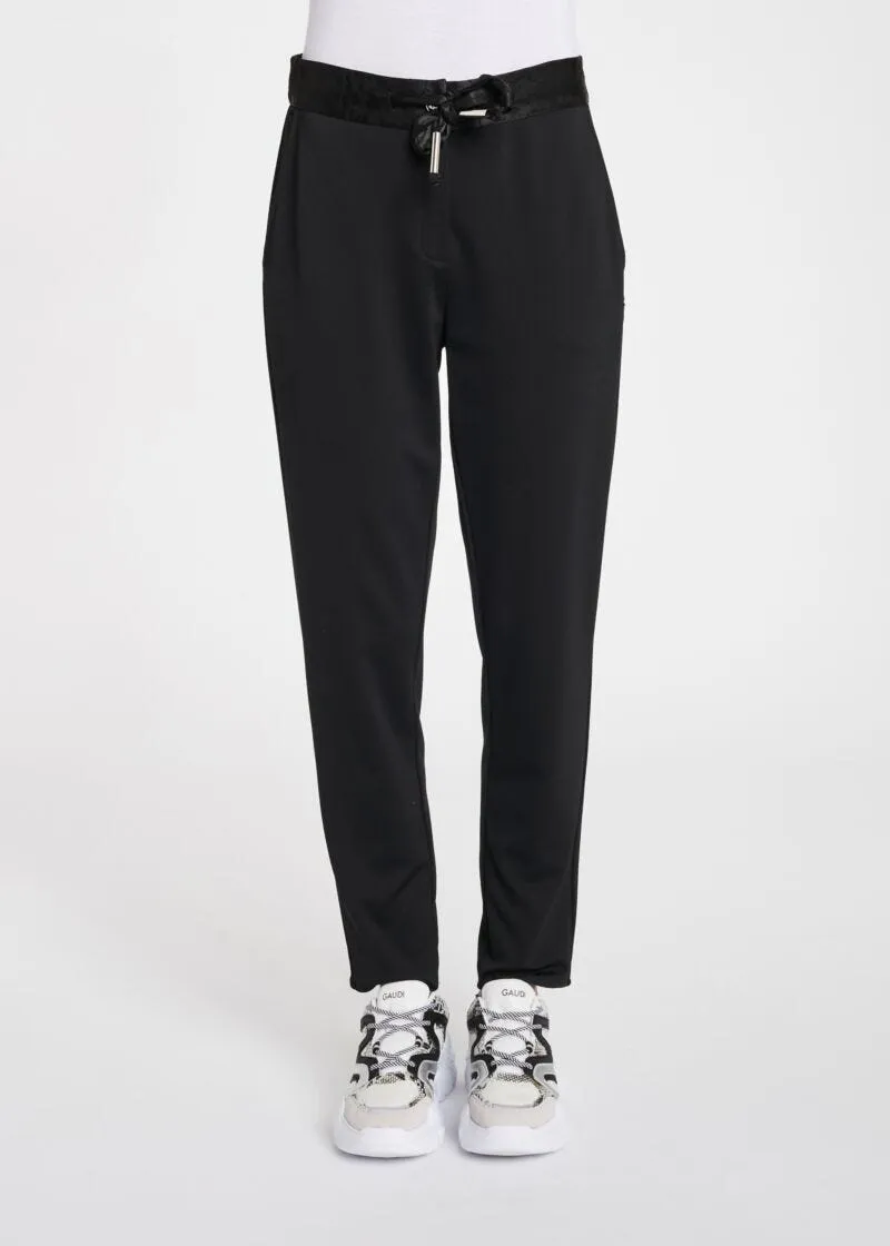 Pantaloni jogging con coulisse