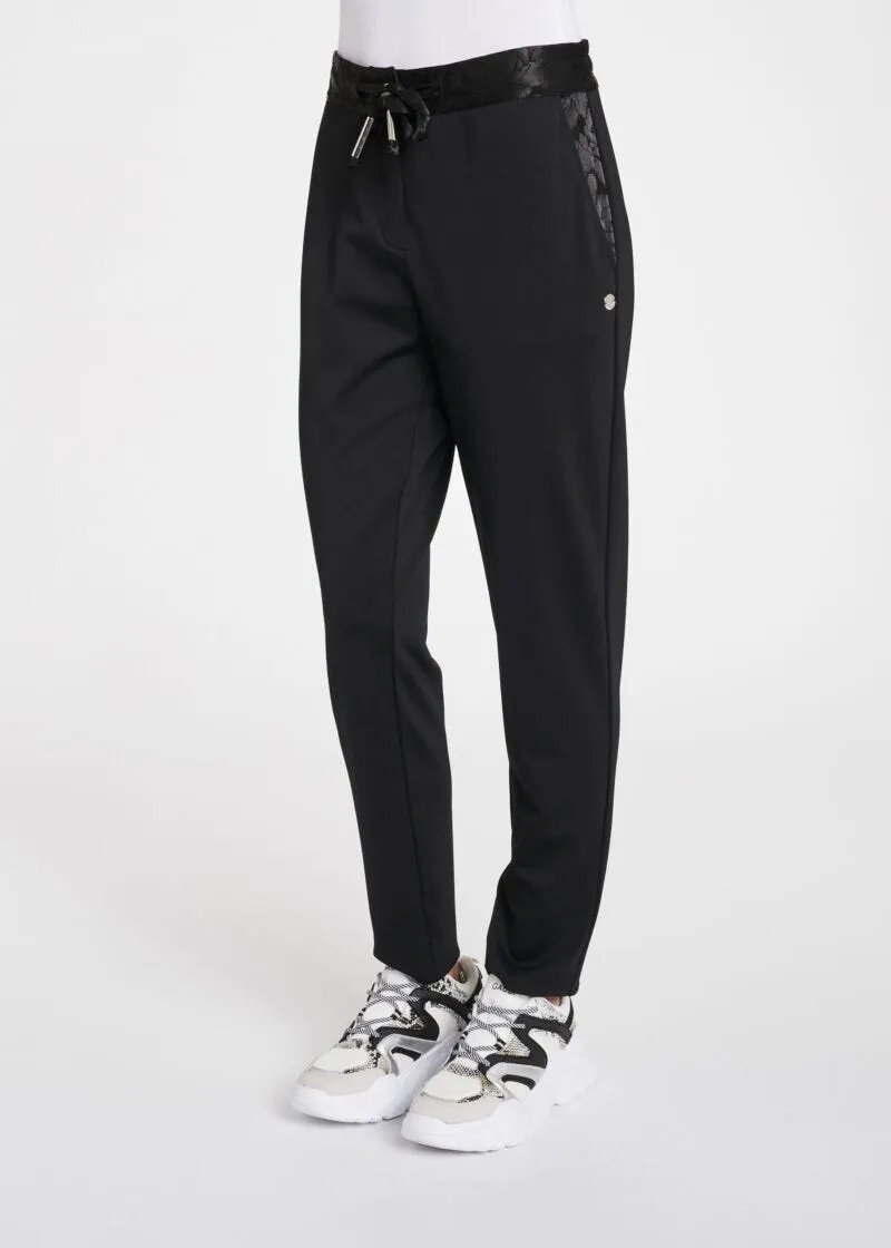 Pantaloni jogging con coulisse