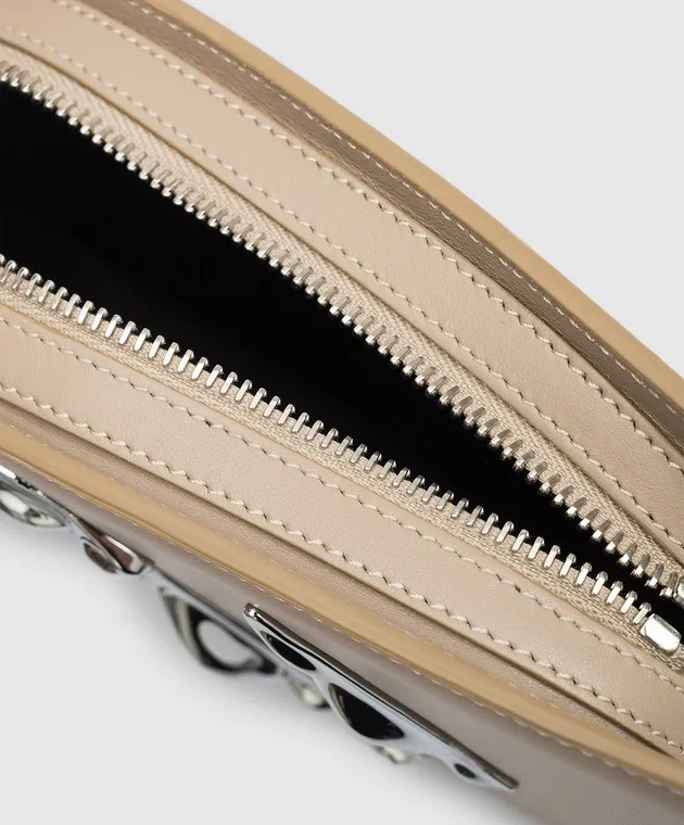 Published by Borsa a tracolla in pelle marrone con decorazione in metallo LB008TWC