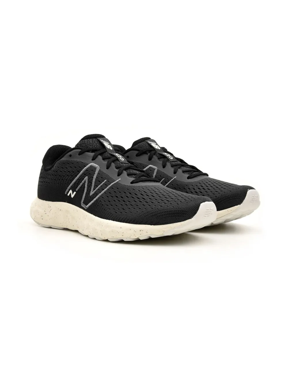 Scarpa running nera con suola a contrasto M520 V8
