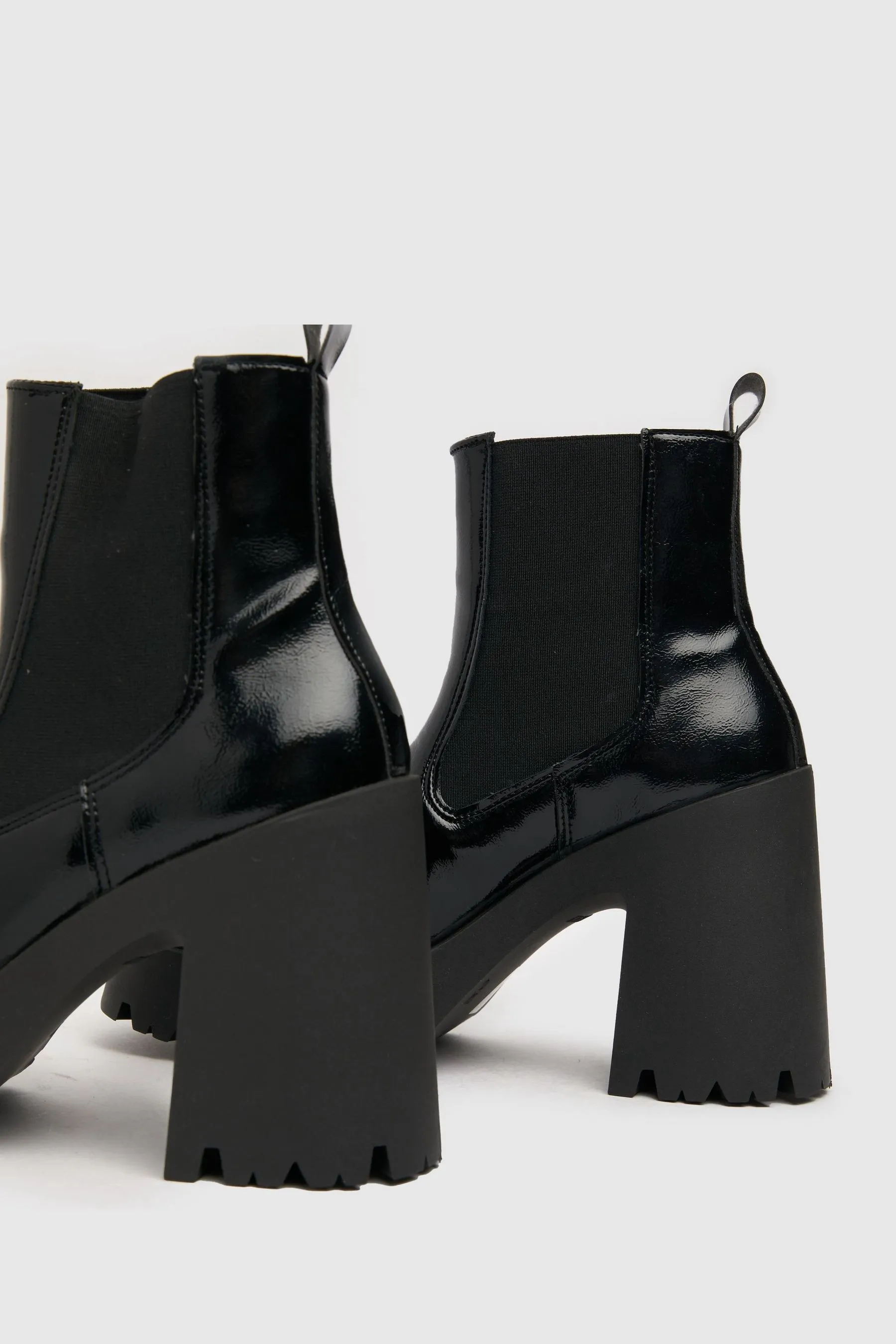 Schuh Anna - Nero in vernice - Chelsea Stivali con plateau