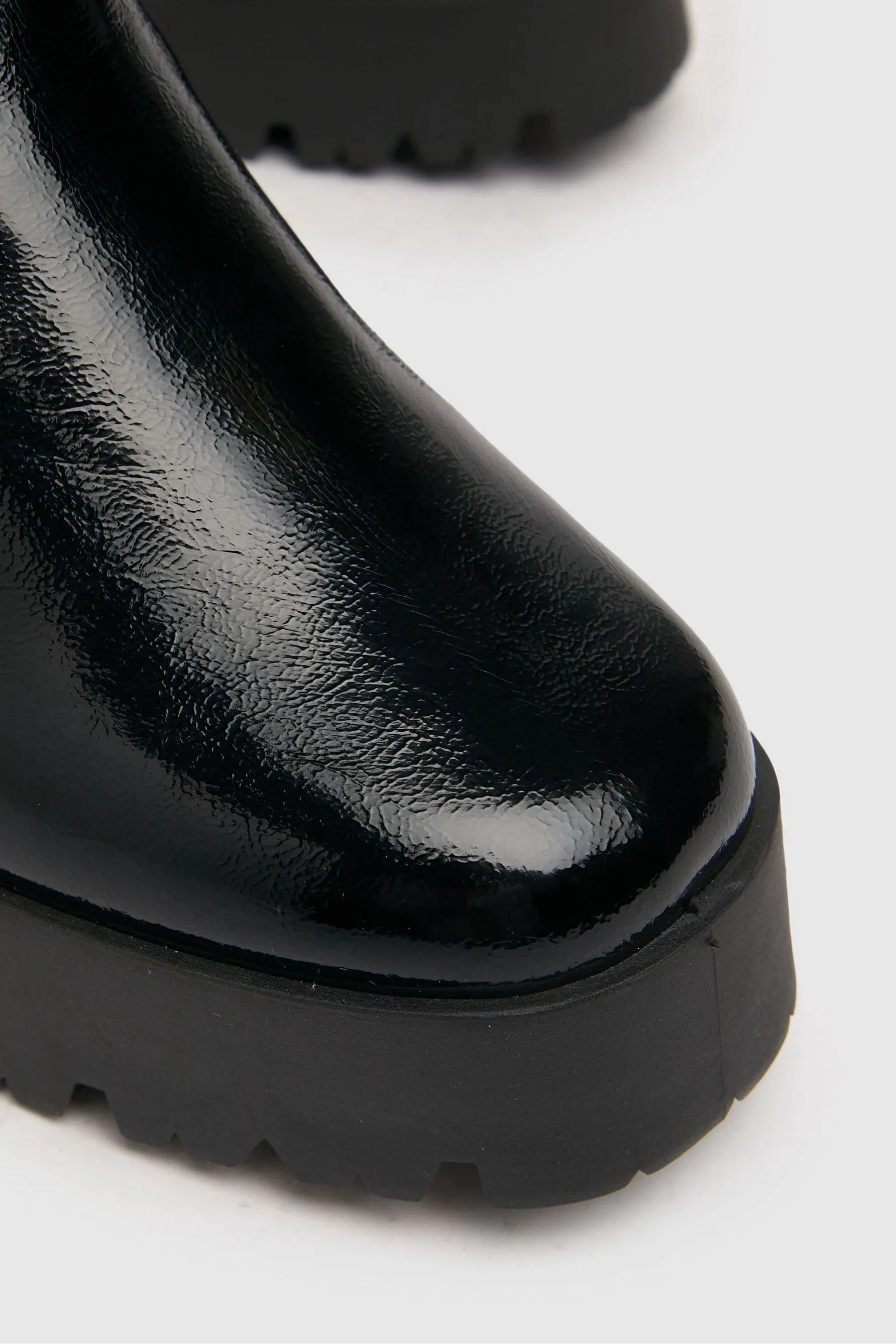 Schuh Anna - Nero in vernice - Chelsea Stivali con plateau