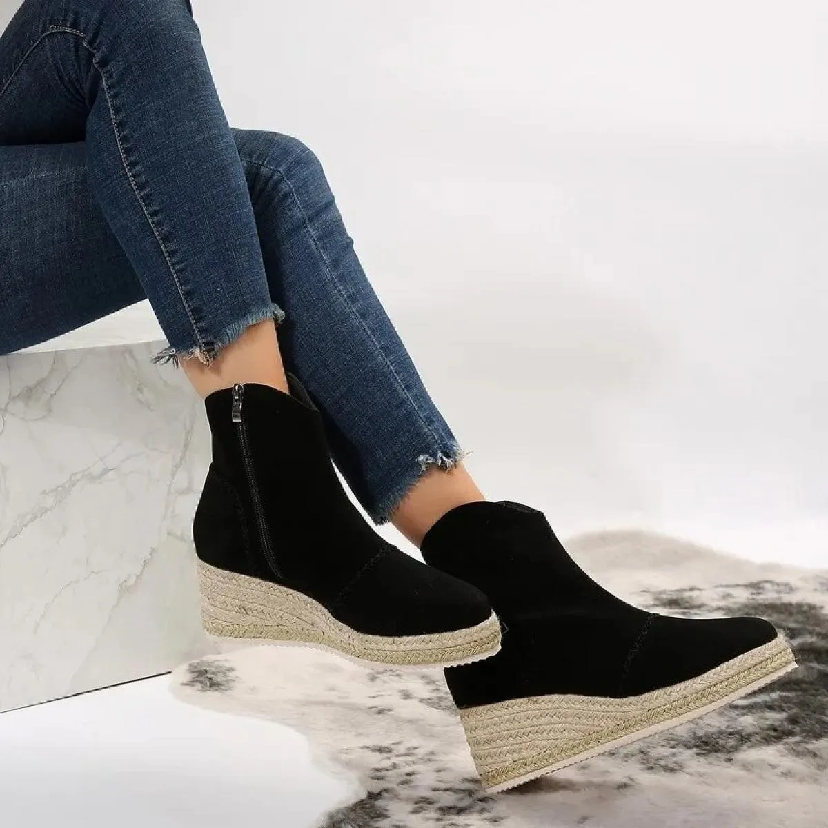 Stivaletti da donna 2022 Moda con zeppa Tacchi alti Punta a punta Vintage Punta tonda Zip Up Slip On Stivaletti Scarpe da donna