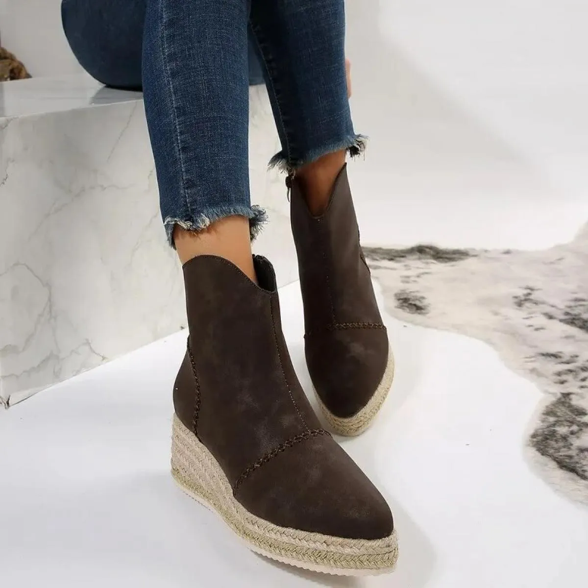 Stivaletti da donna 2022 Moda con zeppa Tacchi alti Punta a punta Vintage Punta tonda Zip Up Slip On Stivaletti Scarpe da donna