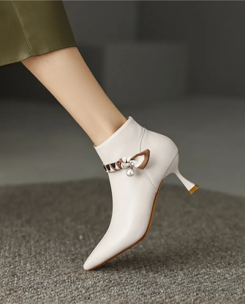 Stivaletti e stivaletti francesi Tacchi alti invernali a punta Tacchi alti da donna Scarpe da donna di fascia alta con perle a s