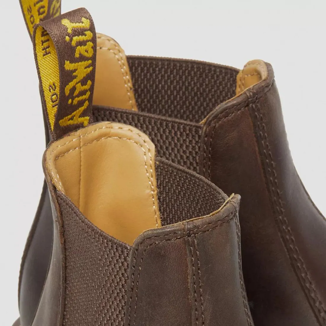Stivaletto Chelsea Dr. Martens 2976 in pelle Crazy Horse marrone