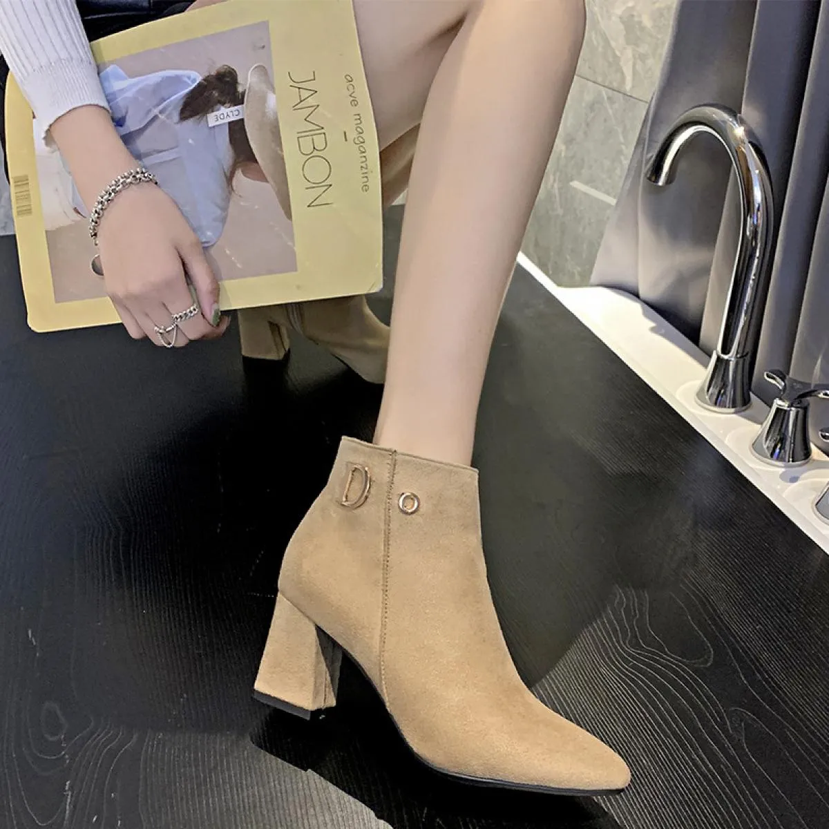 Stivali da donna da sposa New Fashion Large Size 43 Stivaletti da donna Stivaletti da donna con tacco medio a punta Scarpe casua