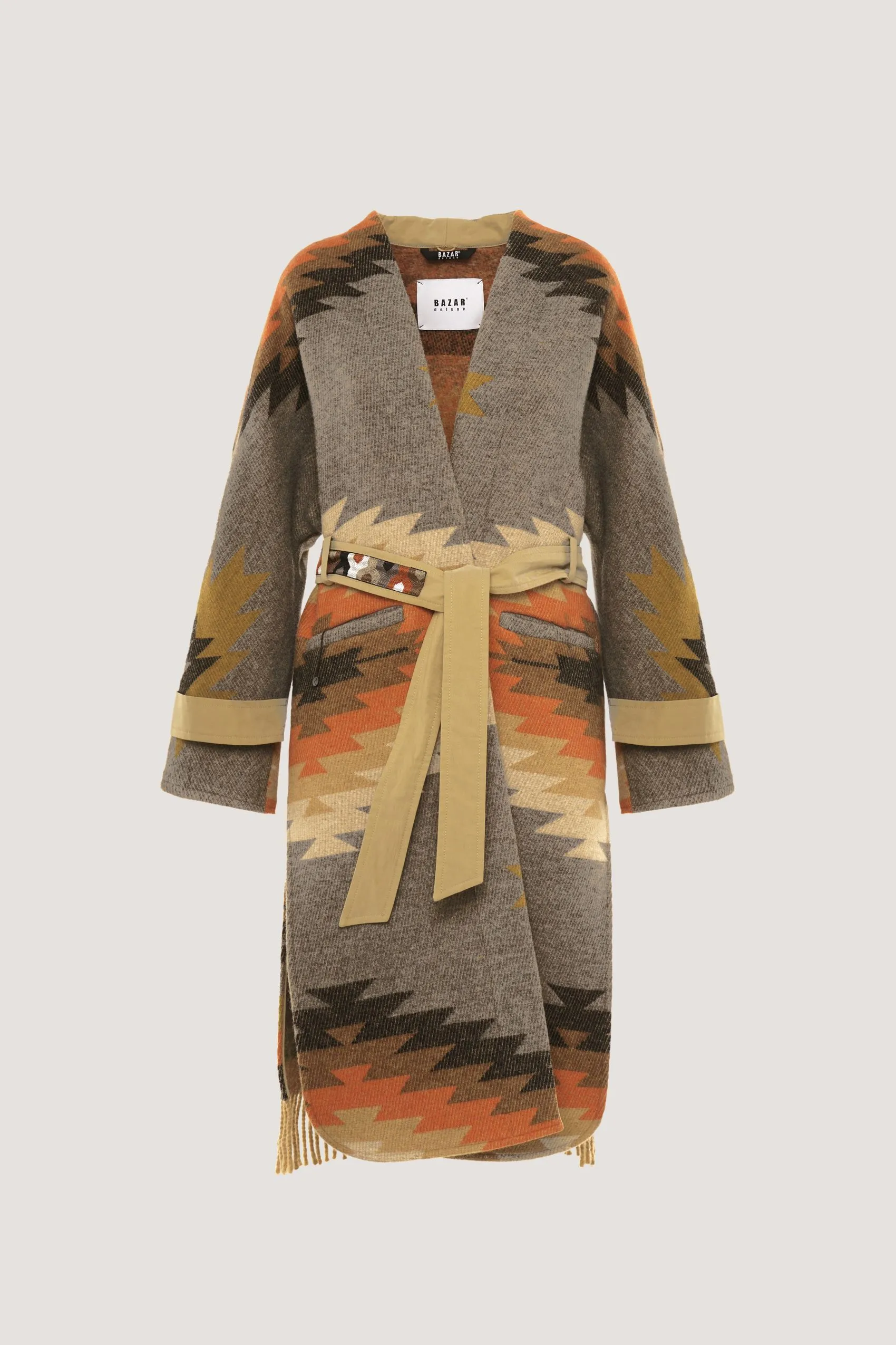 Trench fantasia etnica con gilet 