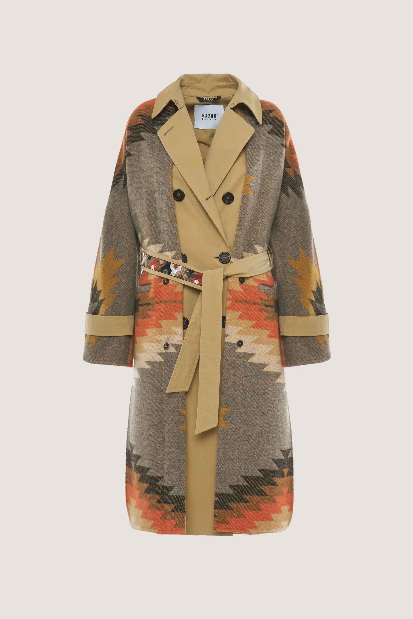Trench fantasia etnica con gilet 